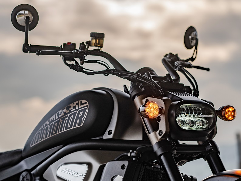 QJMOTOR  SRV 700