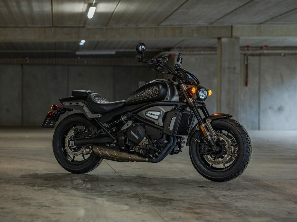 QJMOTOR  SRV 700