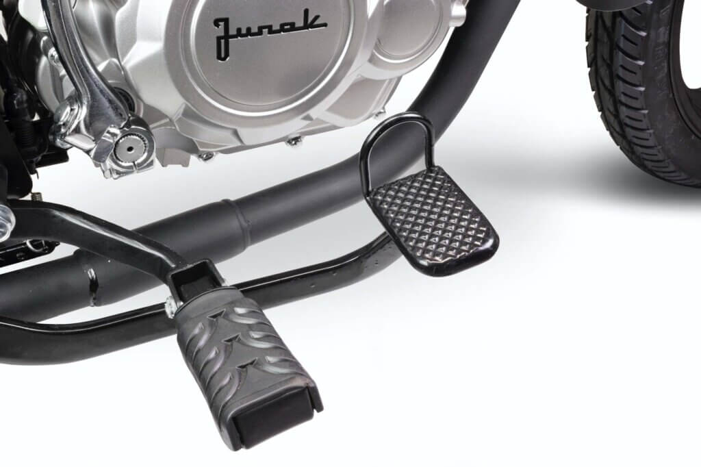 Junak 121